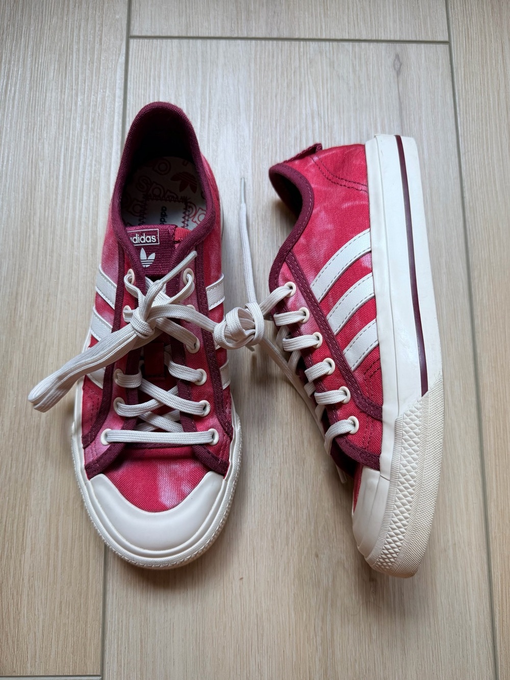 Kids Adidas Nizza Sneakers size 4